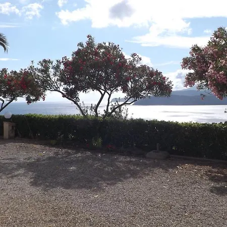 La Casa Sul Tramonto - - Services Included Vakantiehuis