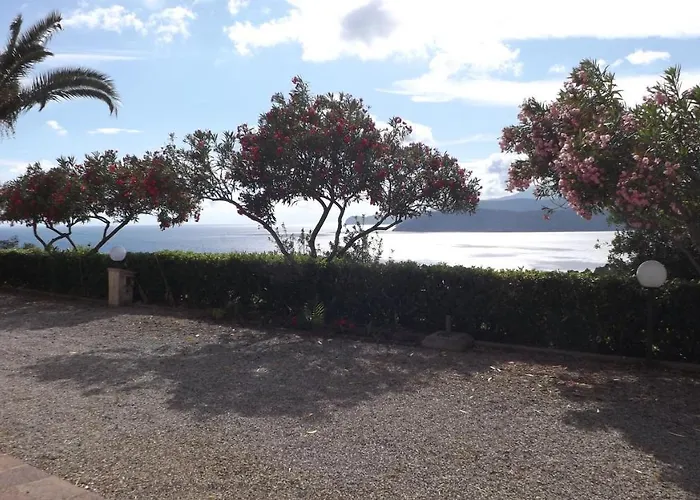 La Casa Sul Tramonto - - Services Included Vakantiehuis